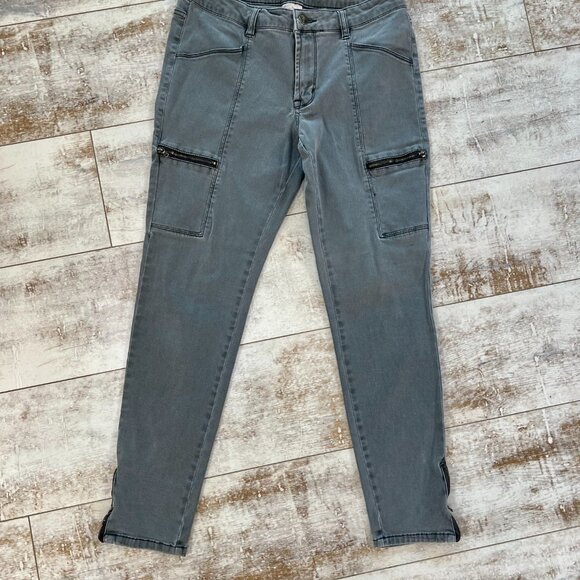 Slimming Canyon River Blues Cargo Jeans - Picture 2 of 7